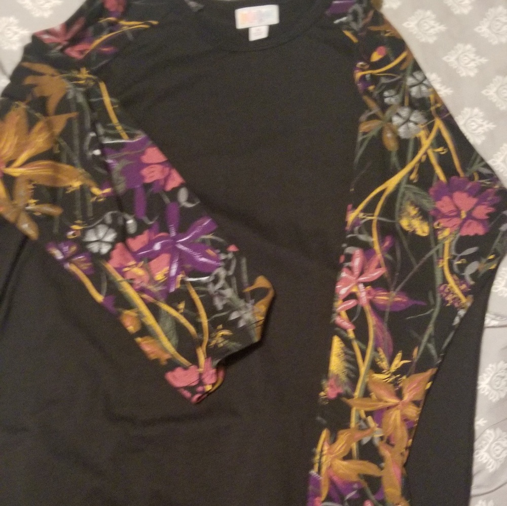 Quarter sleeve shirt